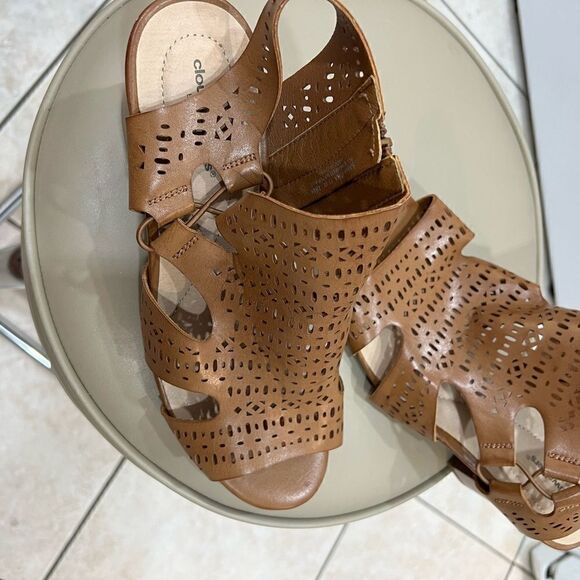 11W Cloudwalkers by Avenue Peep toe side zip  Brown - Picture 7 of 8